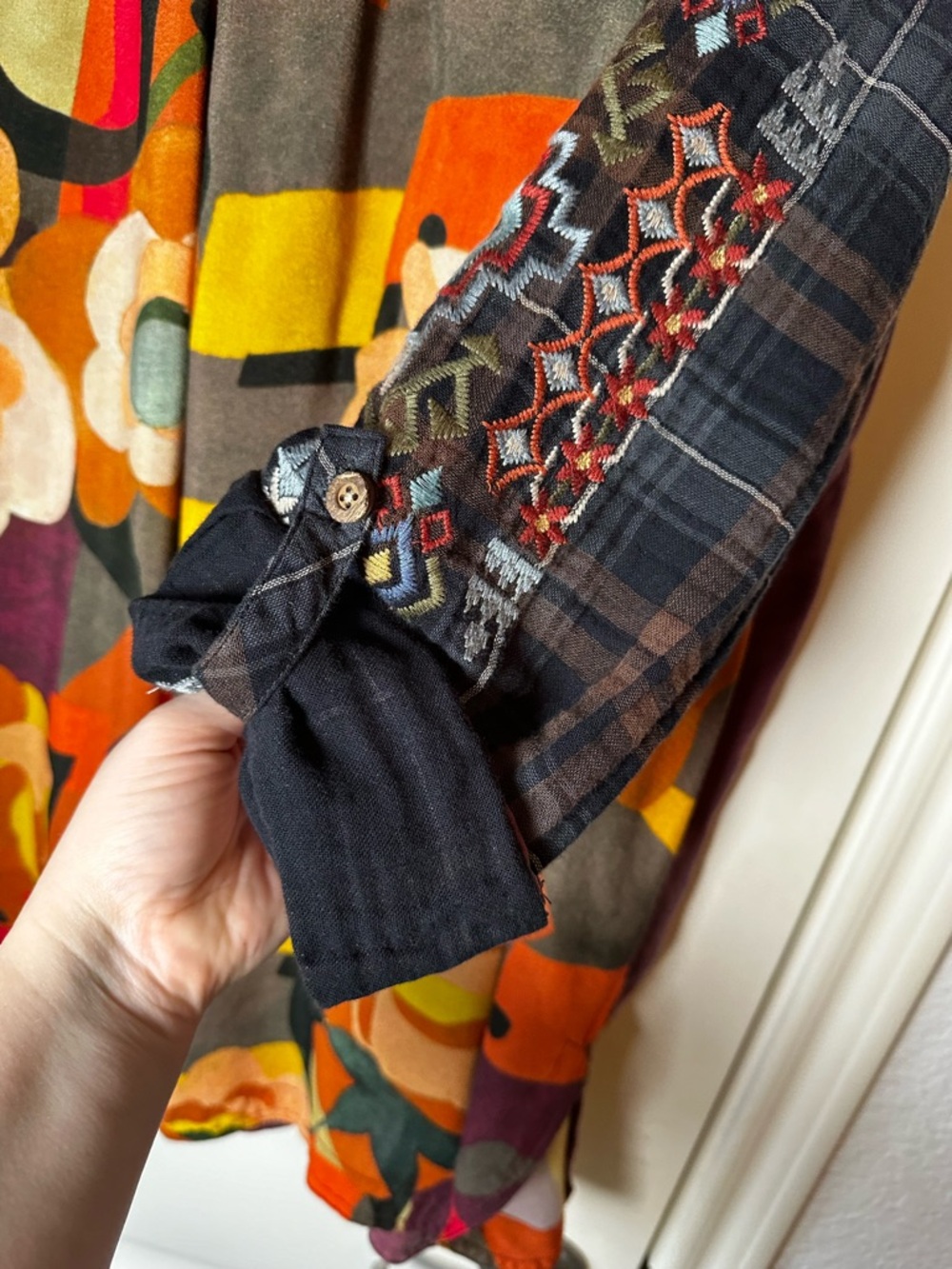 John Mark Women's Gorgeous Embroidered Multi-color Vibrant Floral Tunic size 3X - Picture 8 of 13